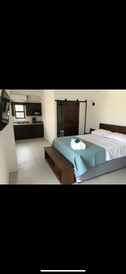Aparthotel Bay Towers Caye Caulker Exterior foto